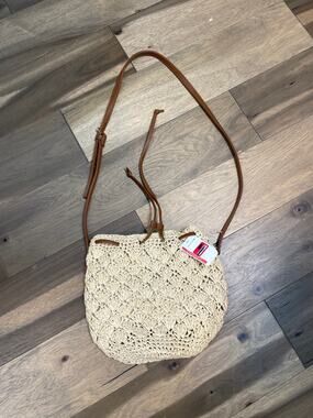 BTB Los Angeles Beige Straw Weave Purse Adjustable Strap NWT